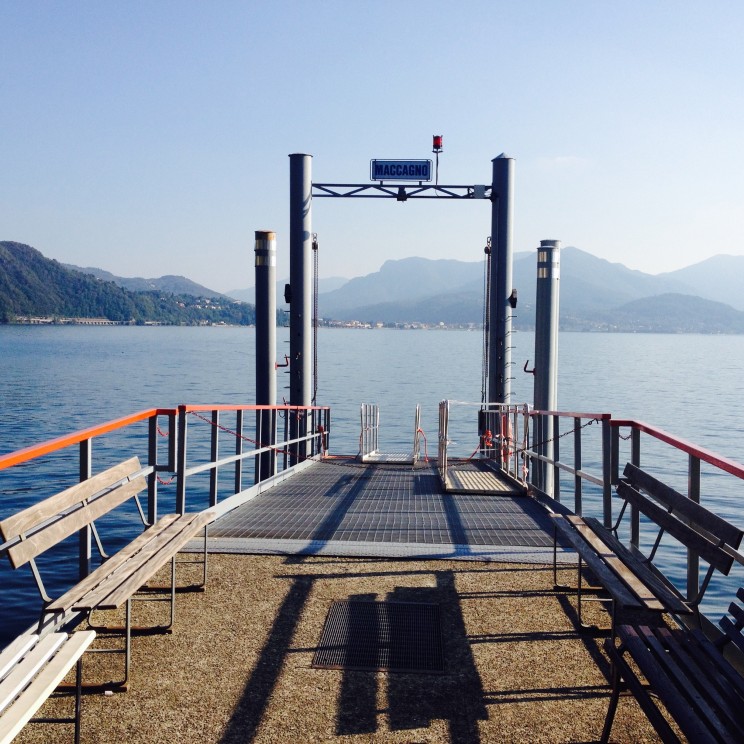 Uns gefällt vor Allem die italienische Seite des Lago Maggiore: Hier der Bootsanlegesteg von Maccagno.