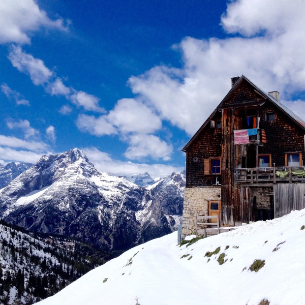 Die urige Plumsjochhütte