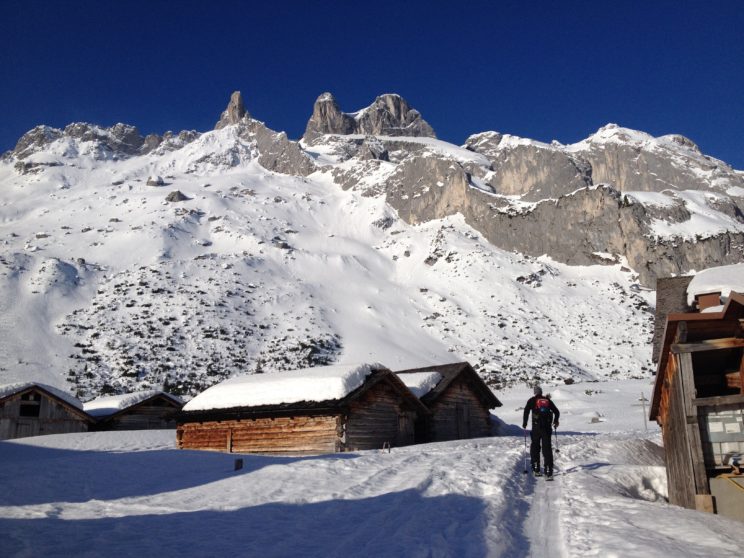 Obere Spora Alpe, im Hintergrund die Drei Türme