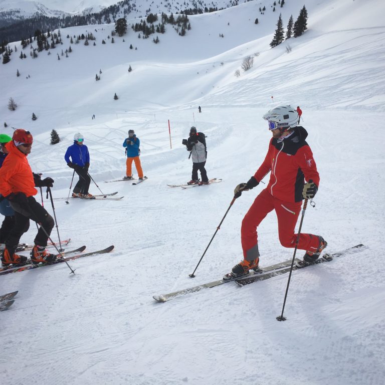Outdoor AZ Telemark Skifahren ganz höflich mit Knicks › mehrberge.de