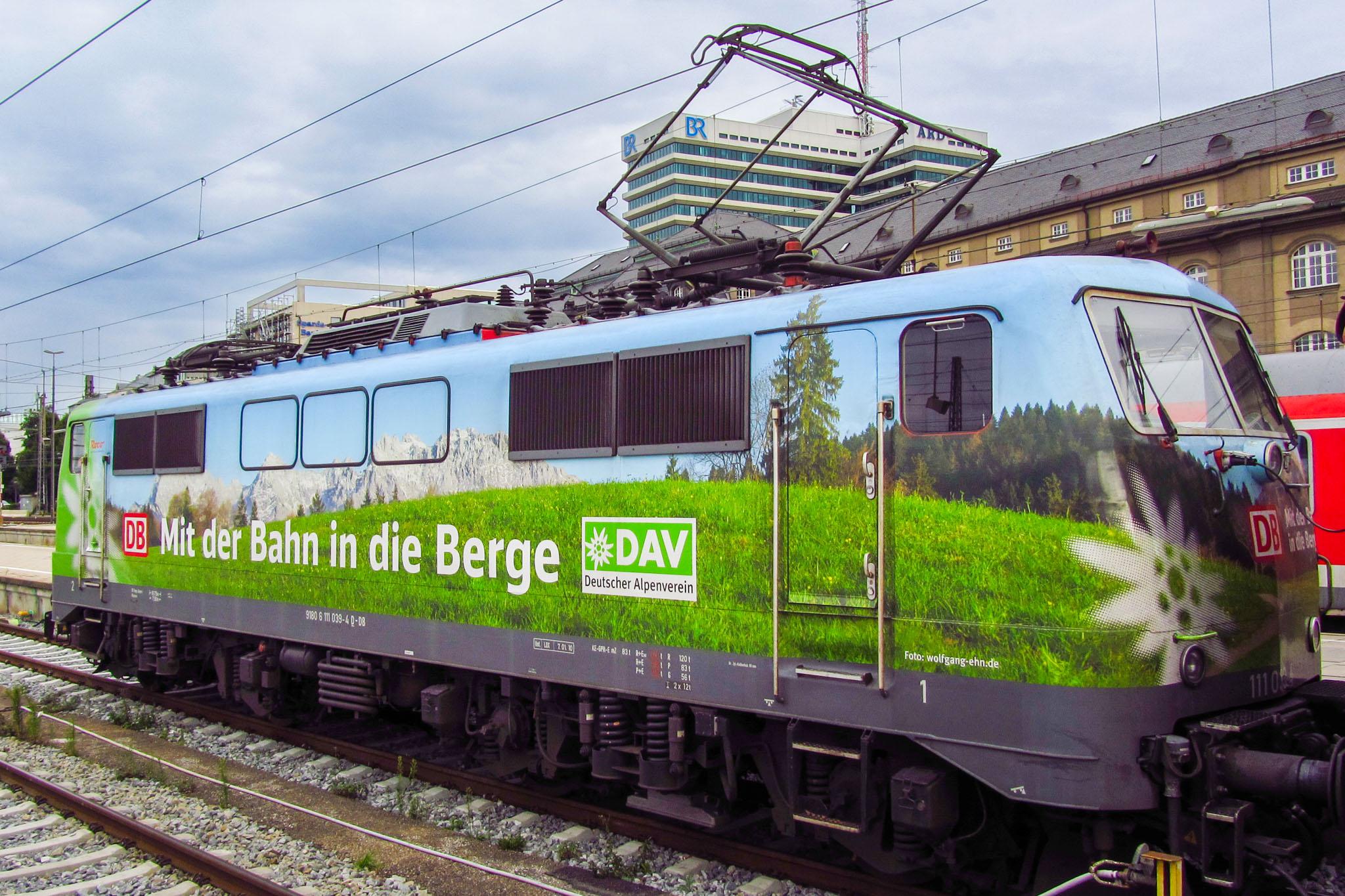 Mit Bahn und Bus in die Berge